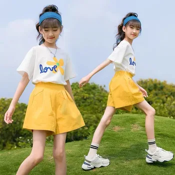 Комплект с короткими рукавами для девочек, Летний костюм 2023 года, Новый большой детский Модный костюм с короткими рукавами в иностранном стиле для девочек